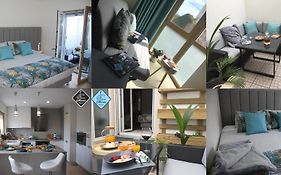 At Maries Beach House Peniche 1